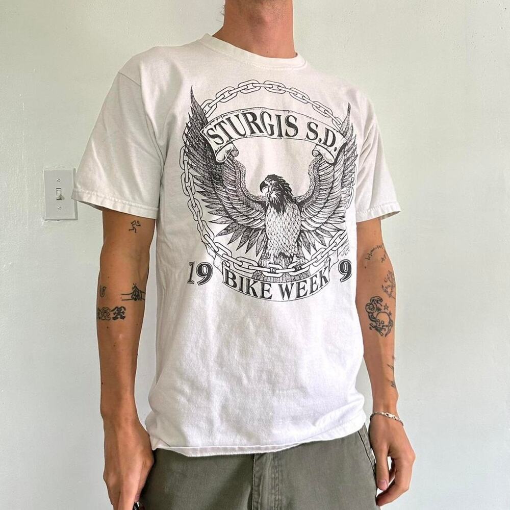 Vintage 1997 Sturgis SD Bike Week Eagle Chain Biker Tattoo Graphic Tee